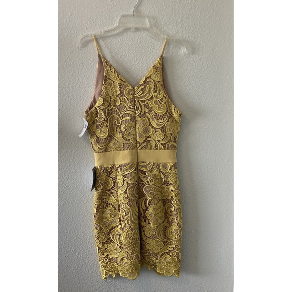NWT Dress the Population Canary Tan Ava Lace Mini Dress V-Neck Women's Small - Picture 8 of 16